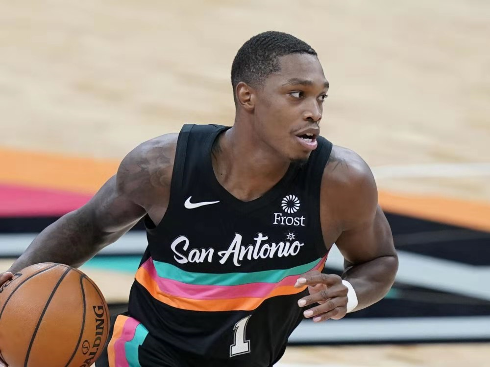 PANDA-包含Rookie遭遇五连败,独行侠教练面临压力!的词条